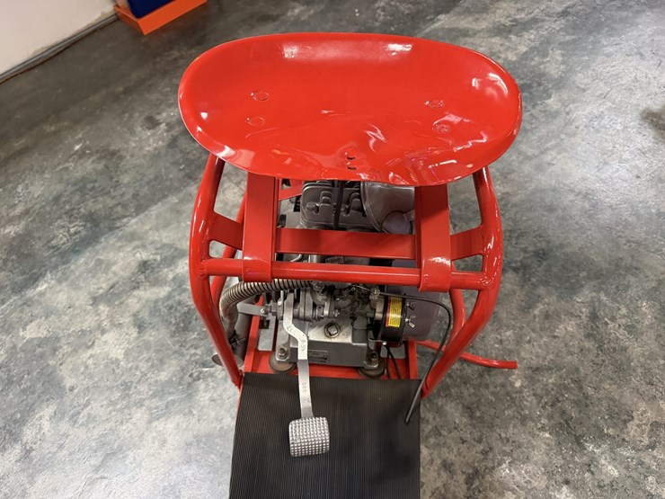 #156-•-1954-cushman-husky-motor-scooter-image-9