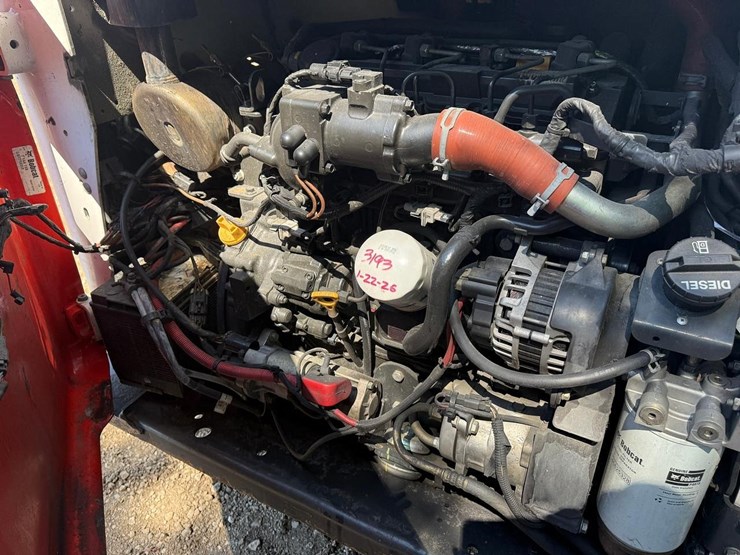 2023-bobcat-s740-image-14