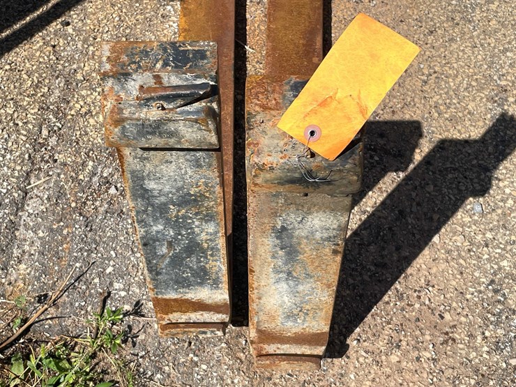 #9012-•-pair-of-forklift-forks-(shed)-image-5