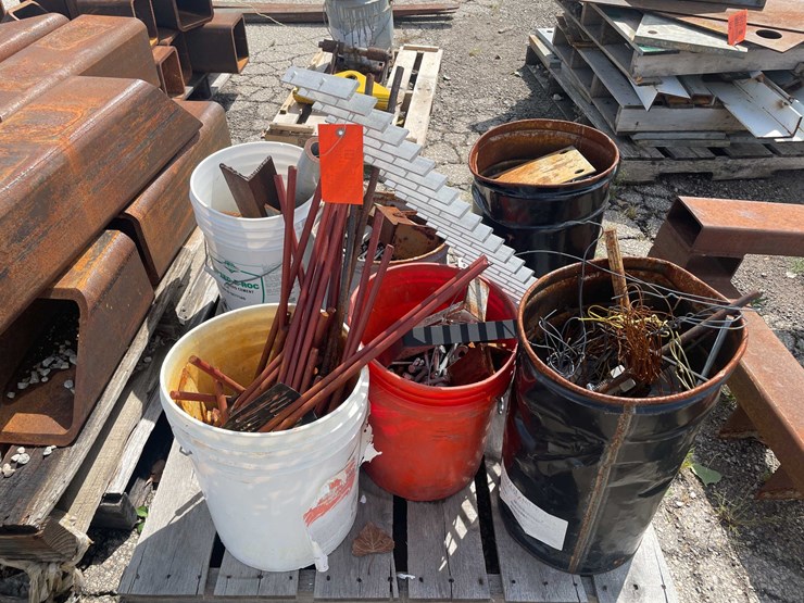 #10615-•-pallet-of-scrap-metal-image-2