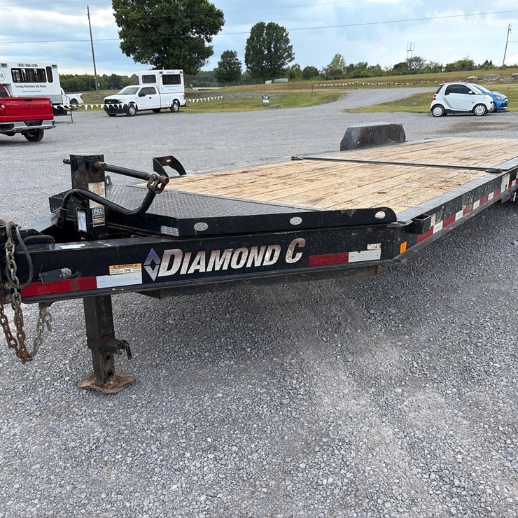 2019 DIAMOND C HDT