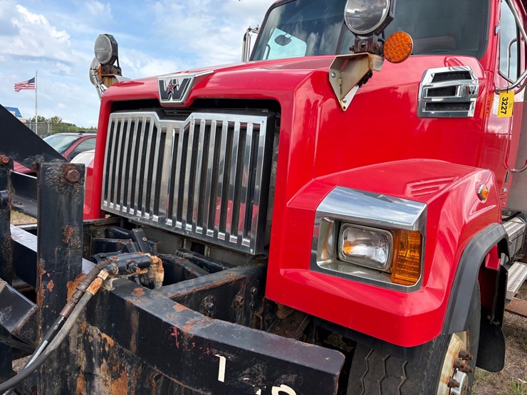 2018-western-star-4700sf-image-25