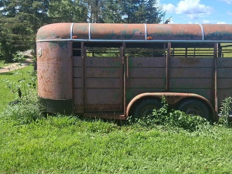 #139-•-1981-royal-line-16'-bumper-pull-cattle-trailer-image-1