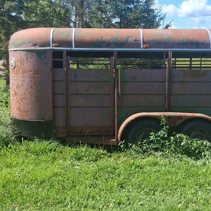 #139 • 1981 Royal Line 16' Bumper Pull Cattle Trailer