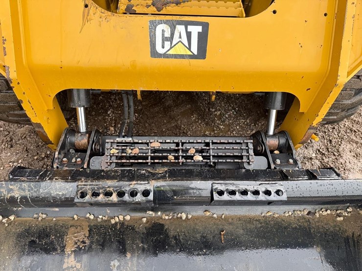 2015-caterpillar-262d-image-10