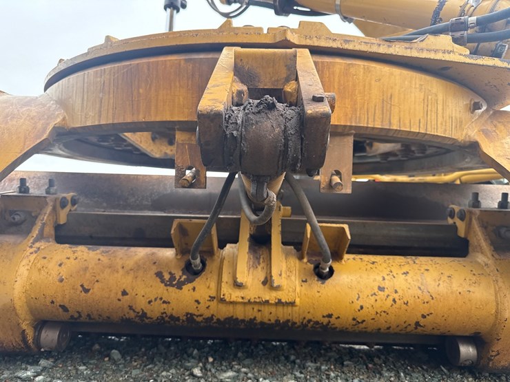 caterpillar-160m-awd-image-36