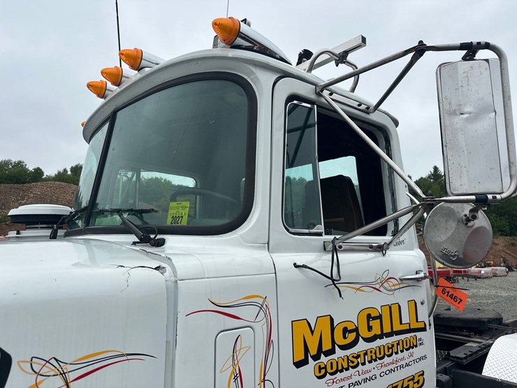 #61467-•-1991-mack-rd360s-day-cab-truck-tractor-image-16