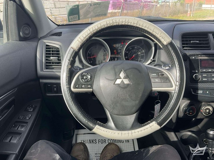 2015-mitsubishi-outlander-image-13
