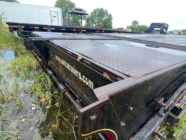 #10501-•-2016-delta-gooseneck-flatbed-(has-wi-title)-image-46