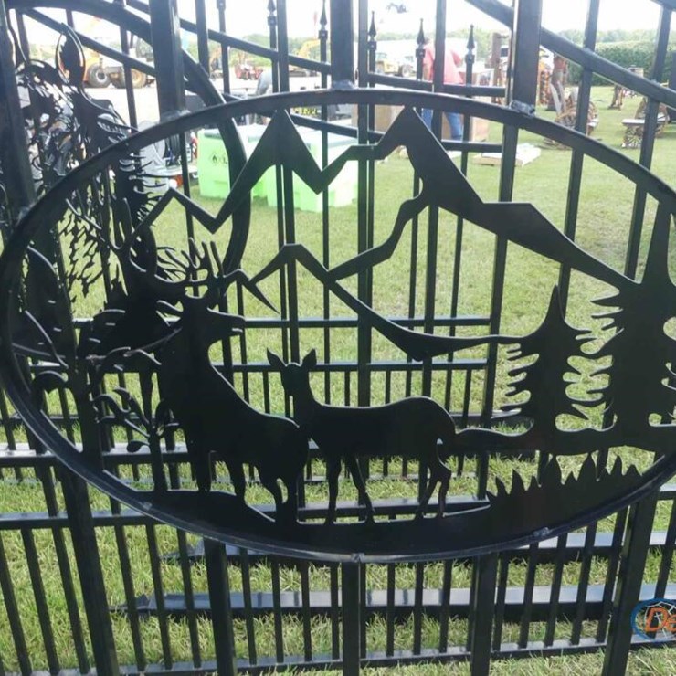 16' BI-PARTING GATES W/ POSTS: DEER SCENE