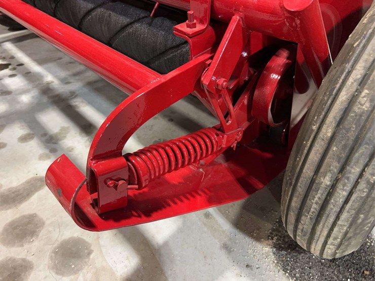 international-harvester-2a-6’-hay-conditioner-image-41