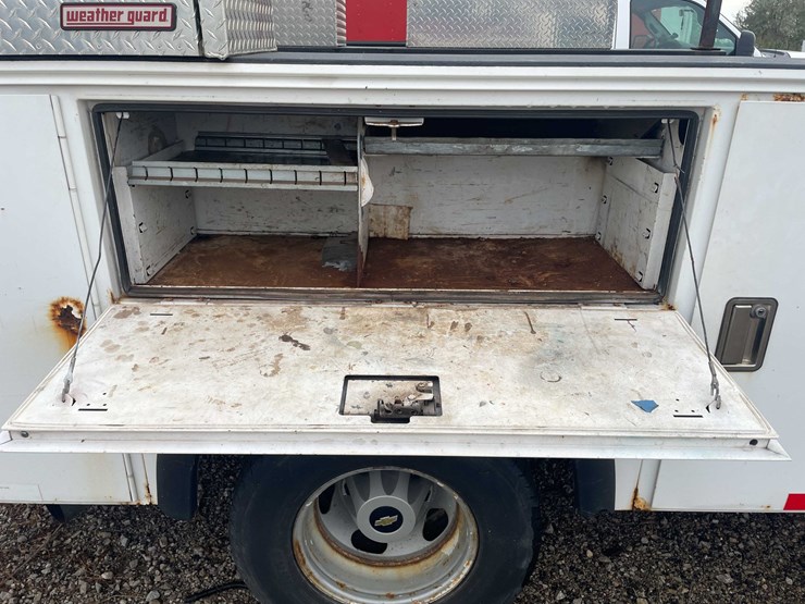 2013-chevrolet-3500-image-24