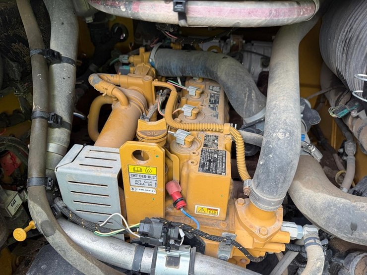 2015-caterpillar-262d-image-15