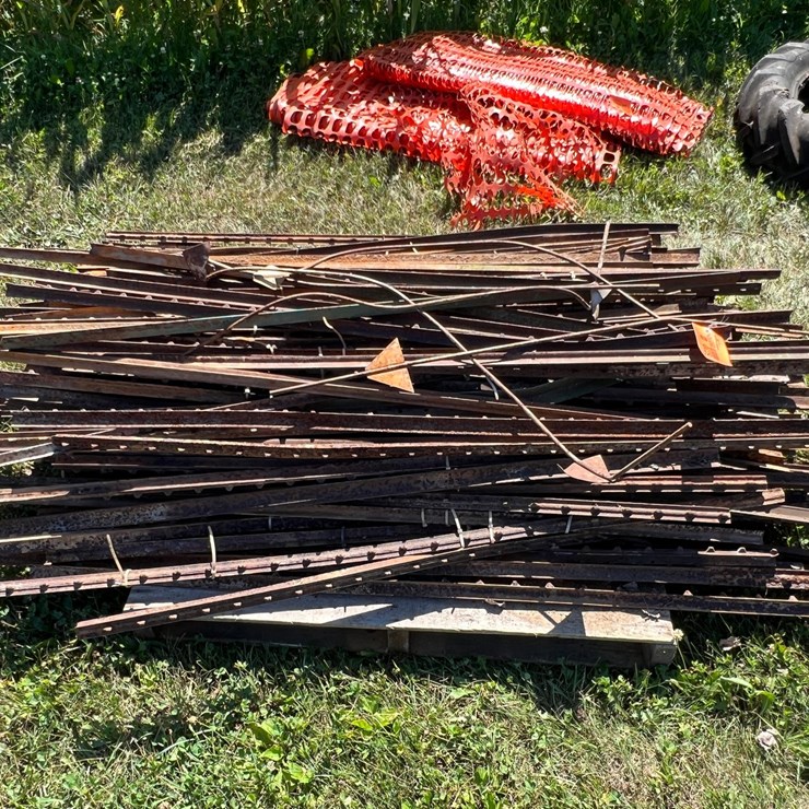 #5730 • Lot of Misc. Fence Posts