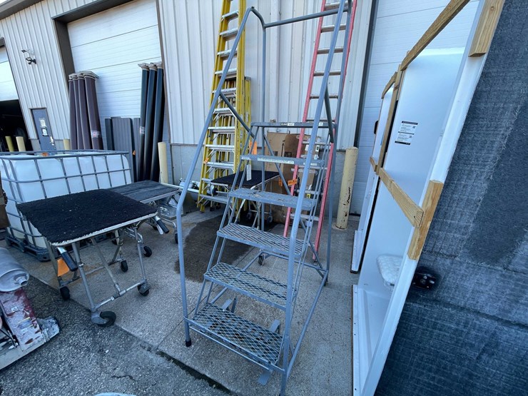 #9138-•-wheeled-shelving-ladder-(03)-image-1