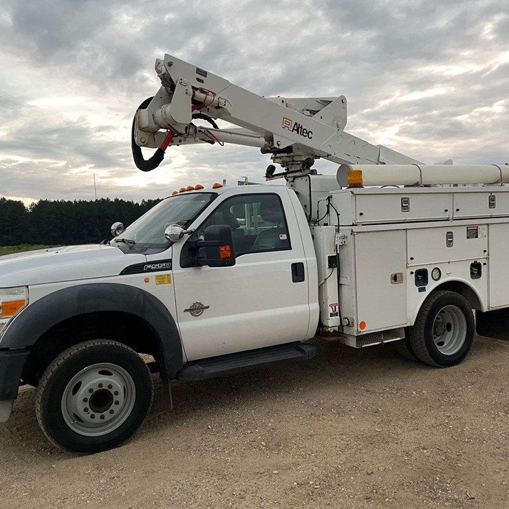 2012 FORD F550