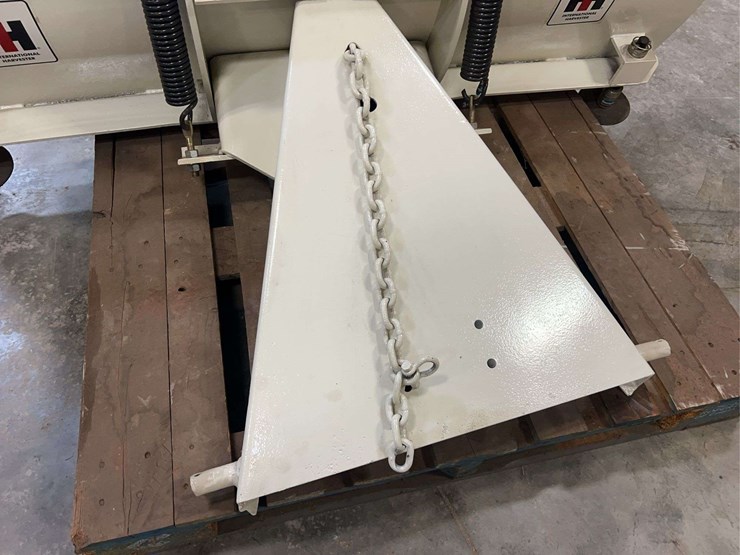 international-harvester-6’-hydraulic-lift-snow-blade-image-9