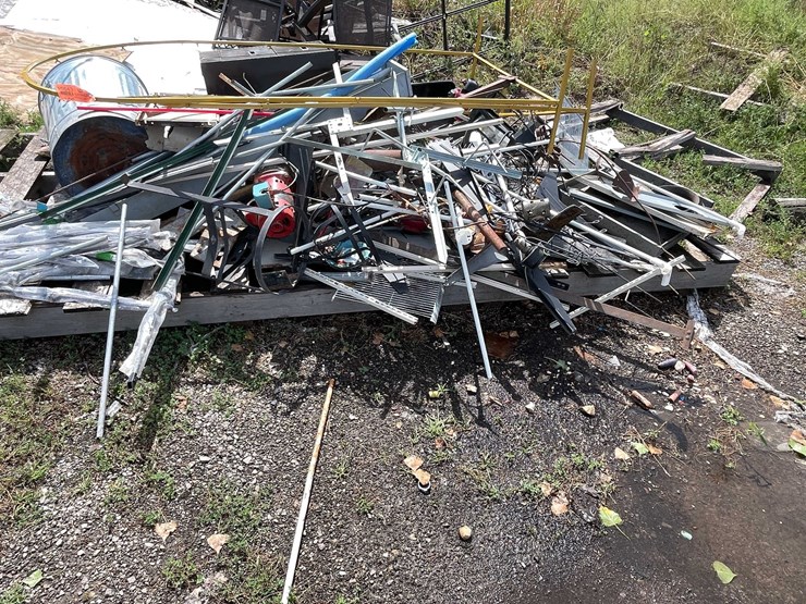 #10643-•-misc.-scrap-metal-image-1