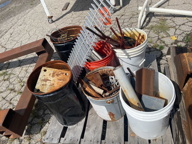 #10615-•-pallet-of-scrap-metal-image-5