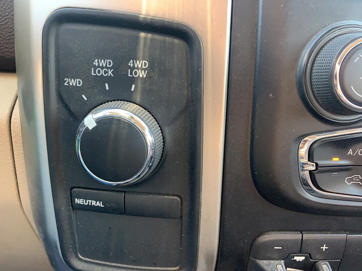 2014-dodge-2500-image-23