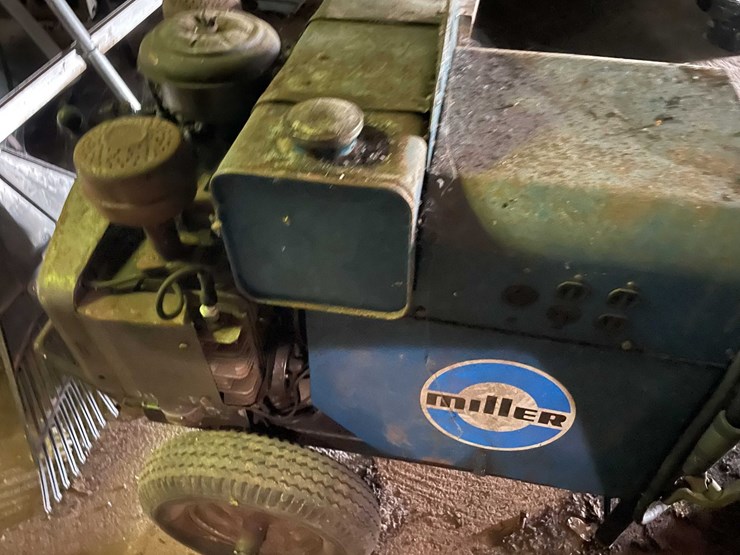 #1605-•-miller-a/c-power-and-welding-generator-image-11