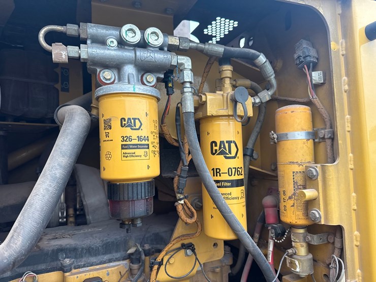 caterpillar-160m-awd-image-79