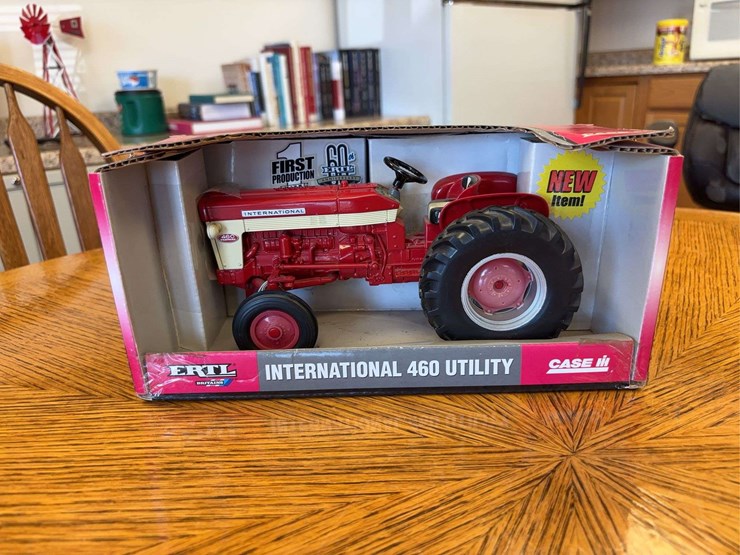 1/16-international-460-utility-image-5