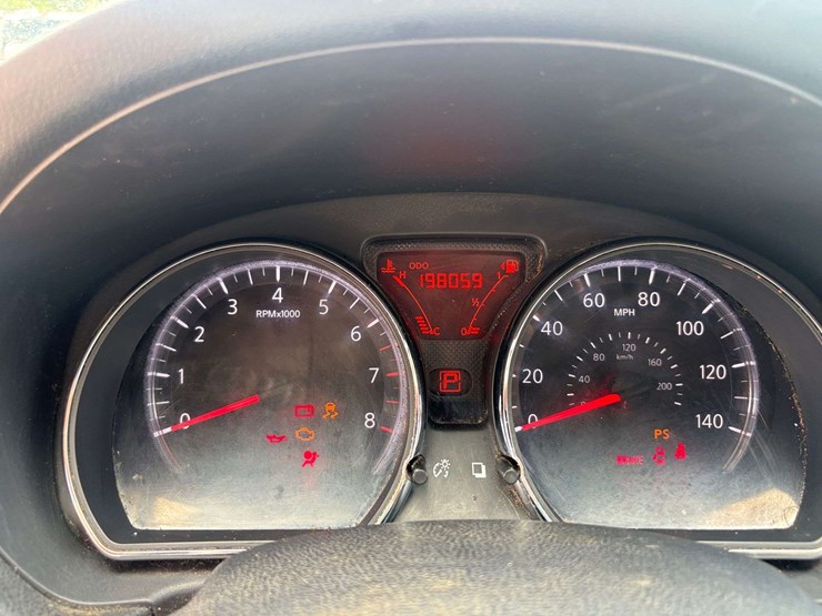 2013-nissan-versa-4-door-sedan-(198,059-miles)-image-24