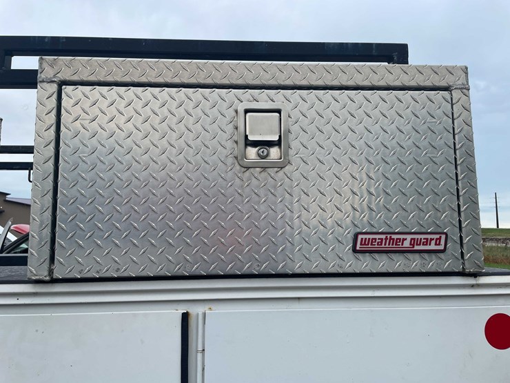 2013-chevrolet-3500-image-45