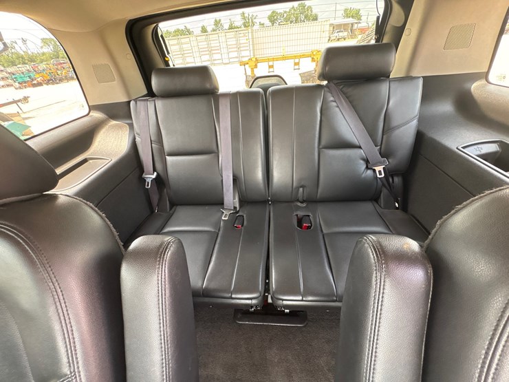 2014-chevrolet-tahoe-ltz-image-14
