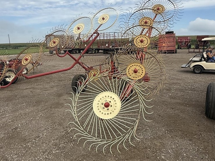 #126-•-wheel-rake-5-wheel-with-kicker-wheel,-tonutti-image-3