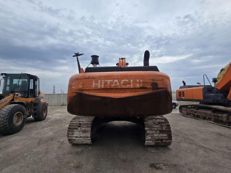 2016-hitachi-zx350-lc-image-8