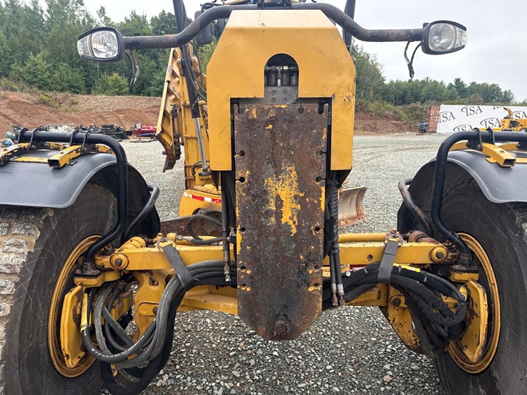 caterpillar-160m-awd-image-9