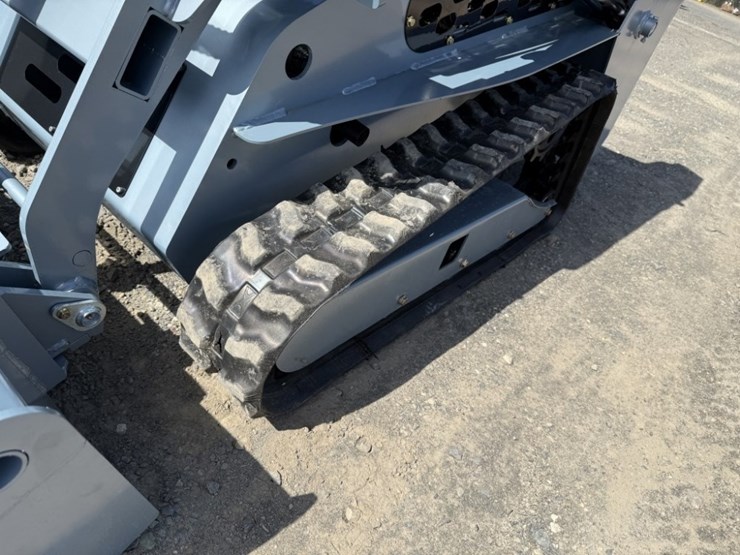 2026-sdlanch-ssl1200-mini-compact-track-loader-image-17