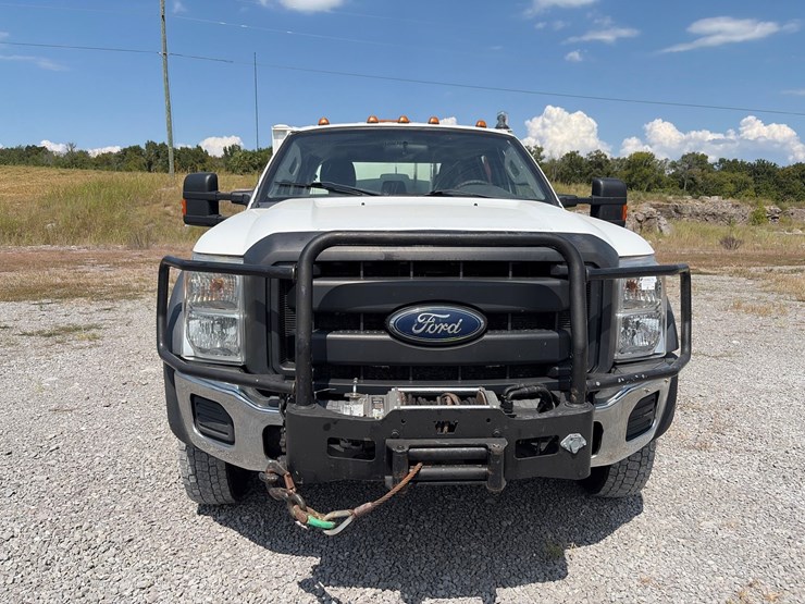 2012-ford-f550-image-11