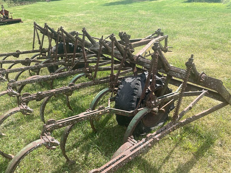 #1634-•-vintage-spring-tooth-plow-image-10