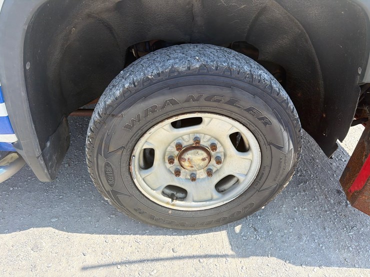 2020-chevrolet-silverado-2500-image-9