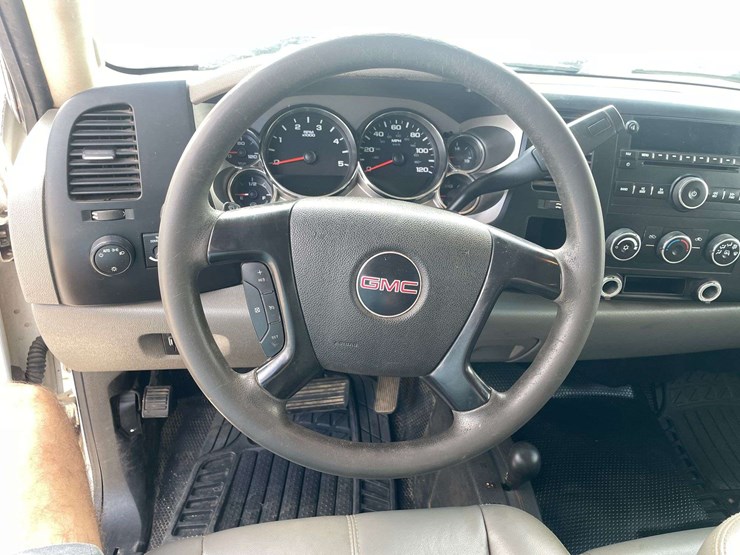 2010-gmc-sierra-2500-image-12