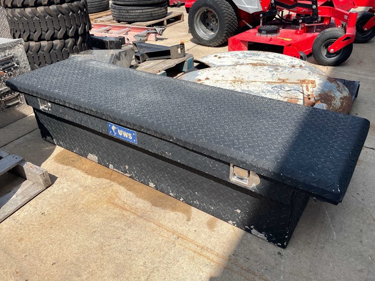 #9128-•-truck-bed-utility-box-(03)-image-1