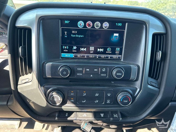 2016-chevrolet-c3500-image-15