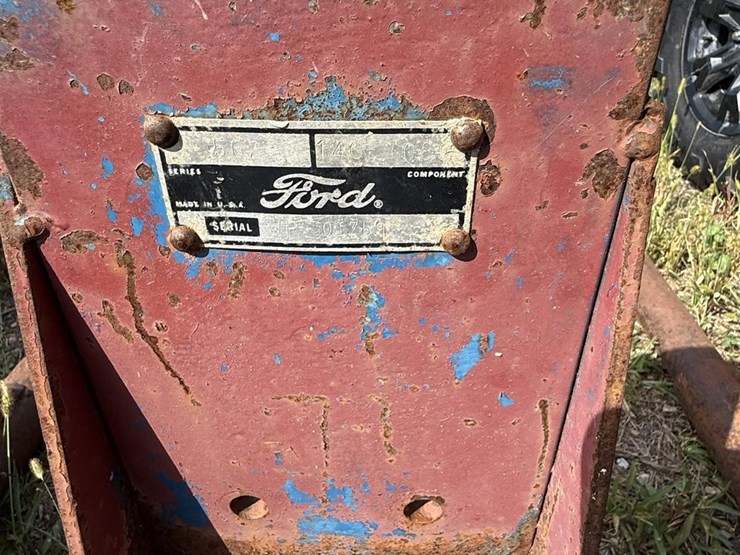#137-•-ford-3pt-bale-tines-image-3