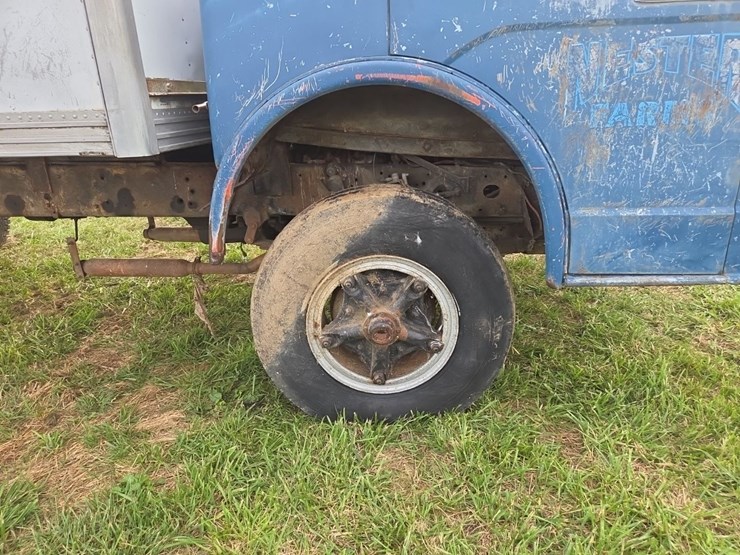 ford-800-image-29