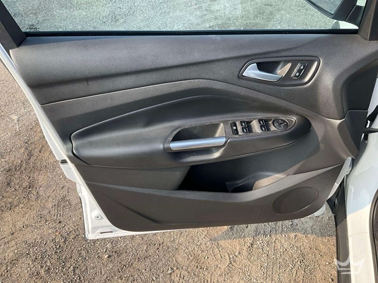 2013-ford-escape-image-11