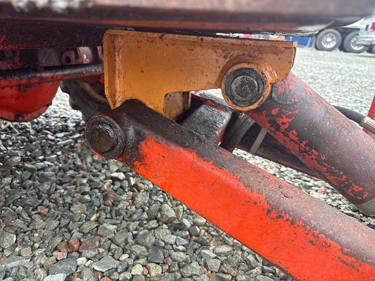 ditch-witch-2200-image-39