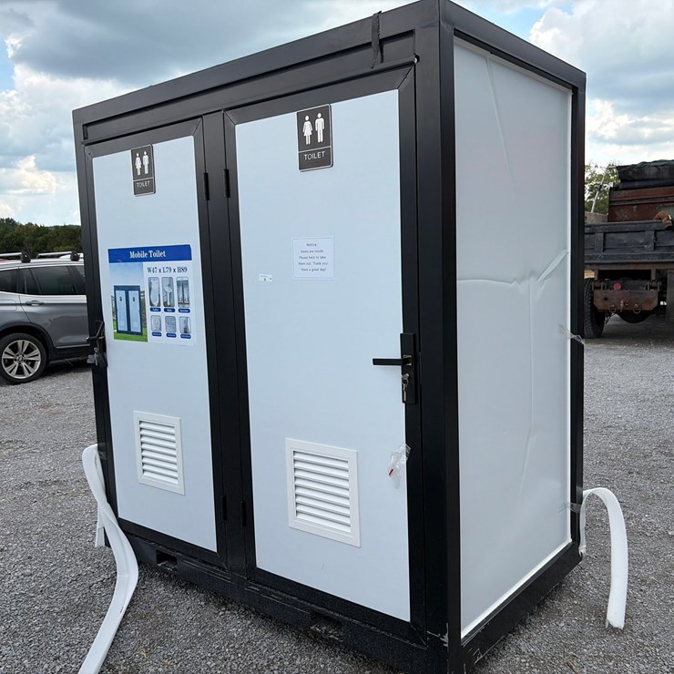#178 • TWO STALL MOBILE TOILET