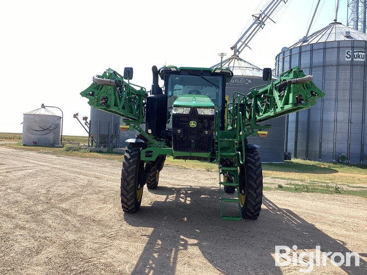 2024-john-deere-410r-image-2