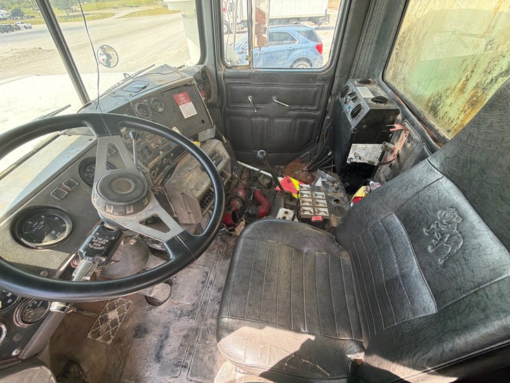 1999-mack-dm690sx-image-35