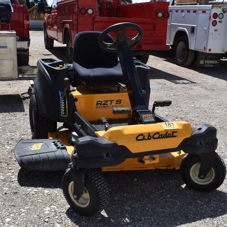 CUB CADET RIDING MOWER (SERIAL # 1C265H20245) (SHOWING APPX 332 HOURS, UP T