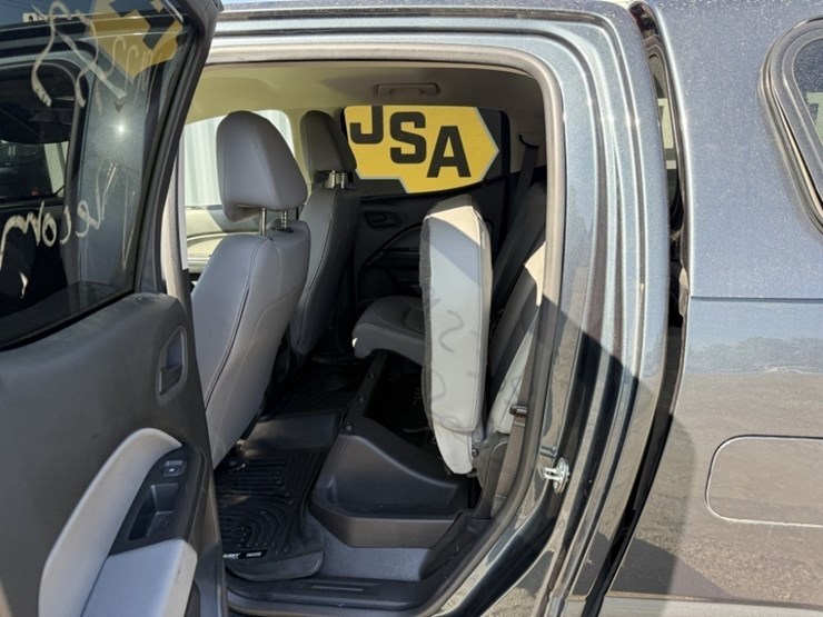 2019-chevrolet-colorado-image-19