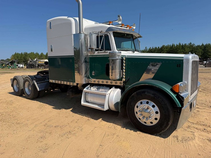 2005-peterbilt-379-image-2